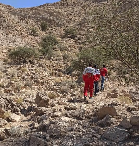 نجات جان فرد گرفتار در ارتفاعات کوه بشکال توسط جمعیت هلال احمر قیروکارزین