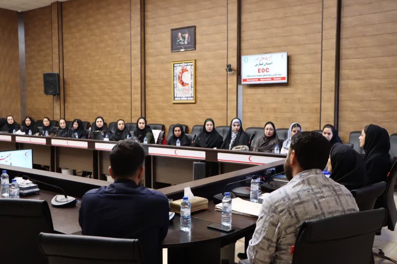 برگزاری آزمون جذب نیرو داوطلب در مرکز EOC جمعیت هلال‌احمر فارس