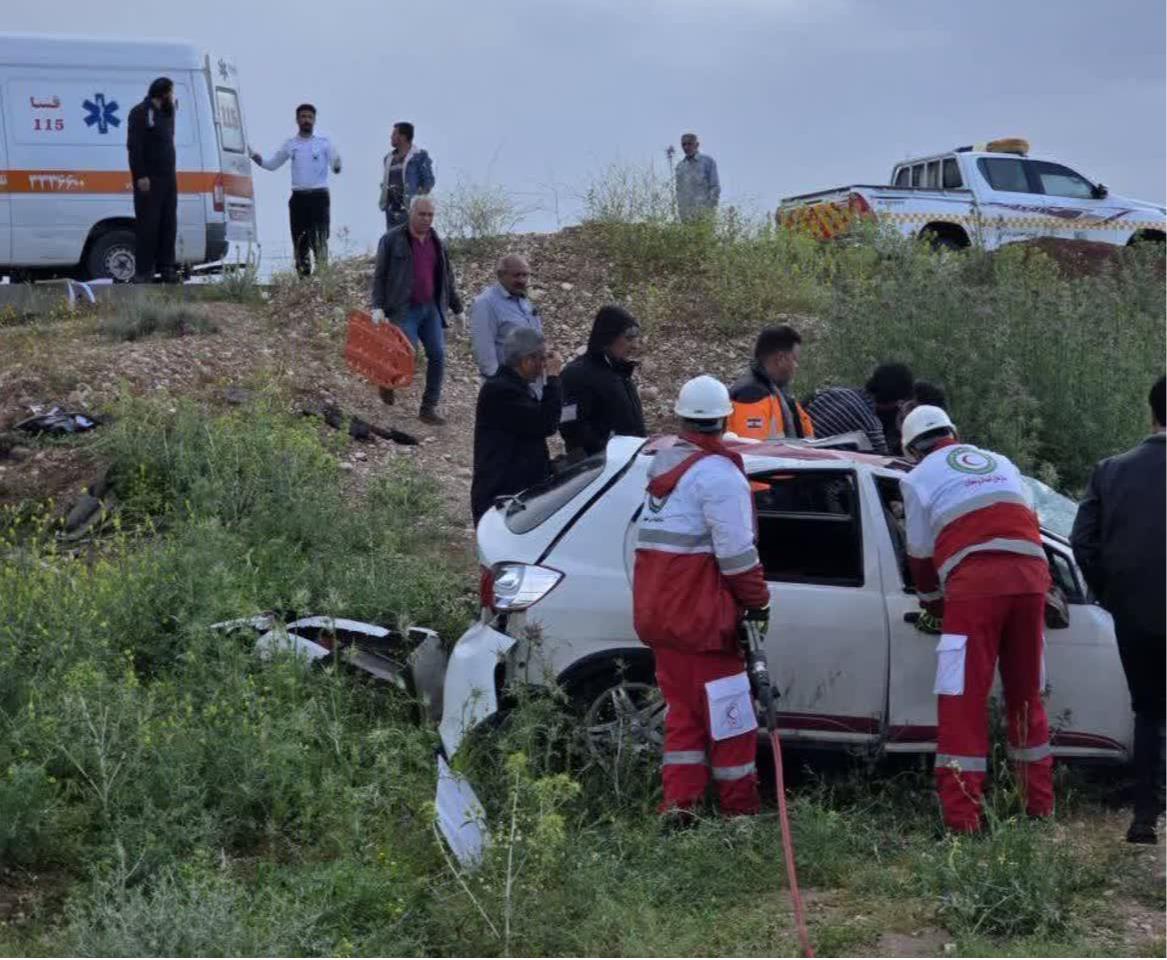 واژگونی خودرو کوئیک در جاده فسا_داراب با ۴ مصدوم