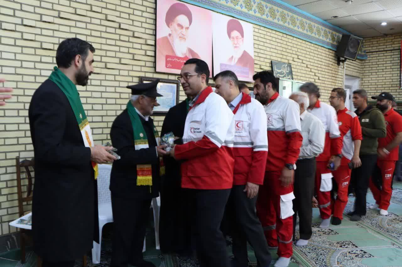تجلیل از مسئولان و امدادگران دفاع مقدس سوم در حضور پرچم متبرک حرم مطهر امام رضا(ع)