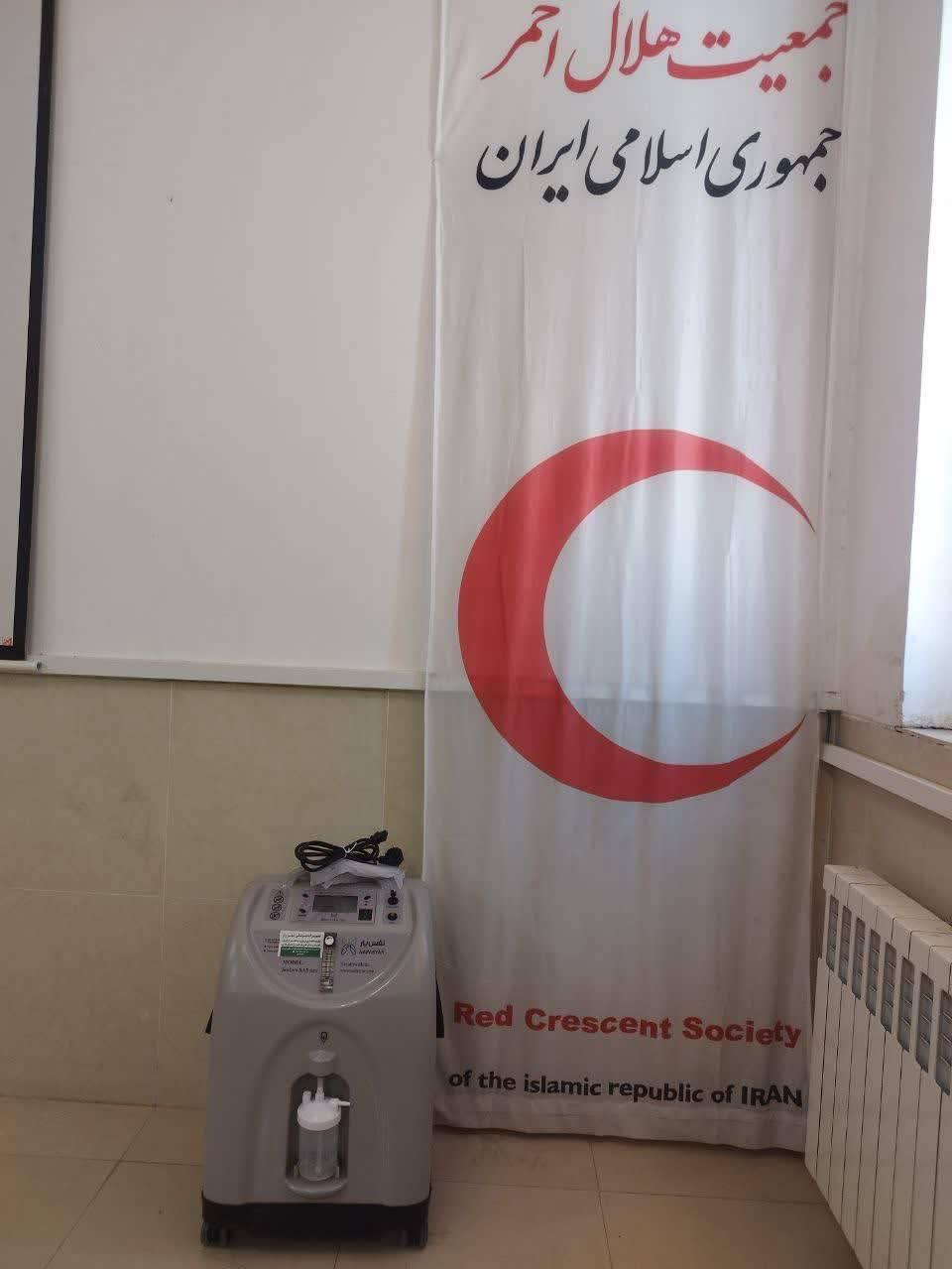 اهدا یک دستگاه اکسیژن‌ساز به بانک امانات و تجهیزات پزشکی هلال‌احمر استهبان